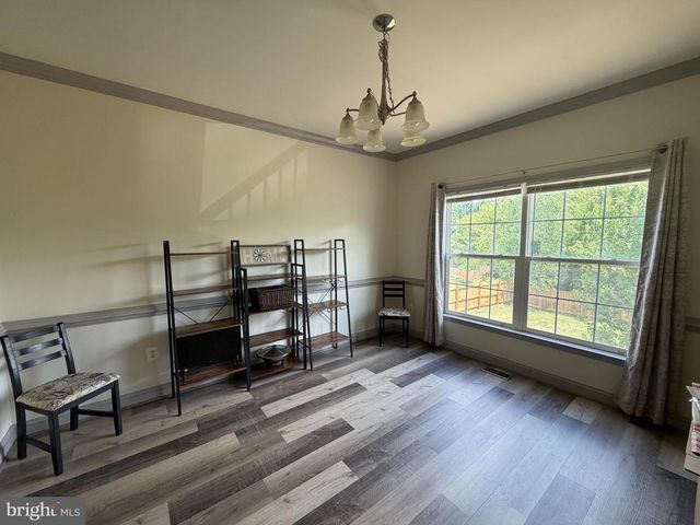 8905 EDMONSTON DR, Bristow, VA 20136