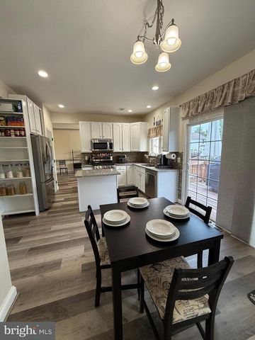8905 EDMONSTON DR, Bristow, VA 20136