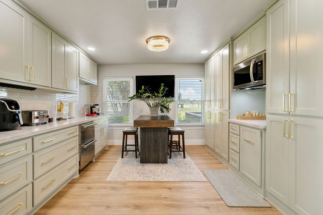 12240 Wellington Road, Ponder, TX 76259