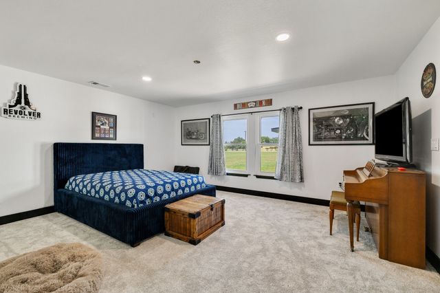 12240 Wellington Road, Ponder, TX 76259