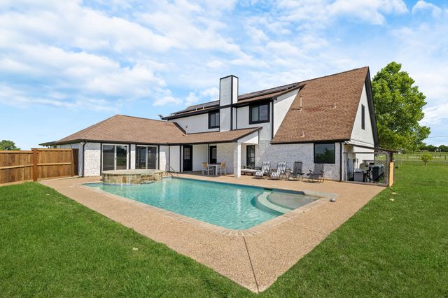 12240 Wellington Road, Ponder, TX 76259