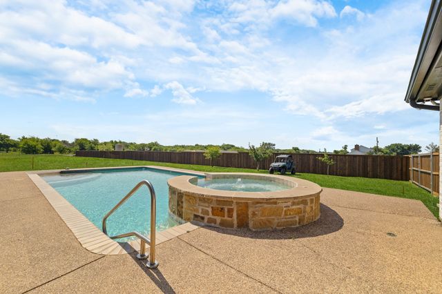 12240 Wellington Road, Ponder, TX 76259