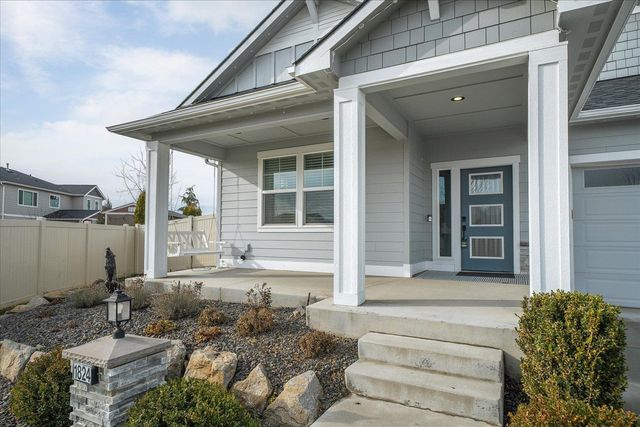 1824 S Ridgetop Dr, Greenacres, WA 99016