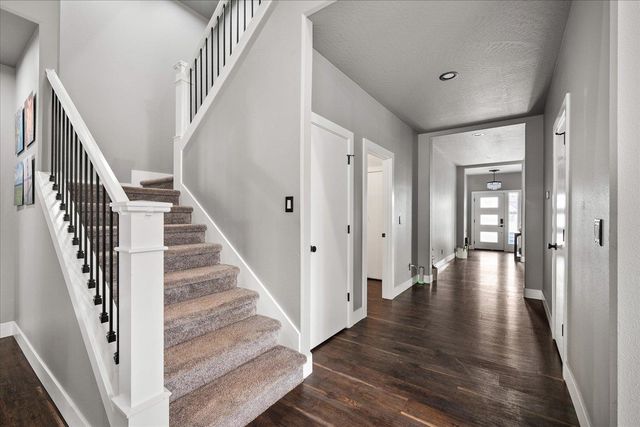 1824 S Ridgetop Dr, Greenacres, WA 99016