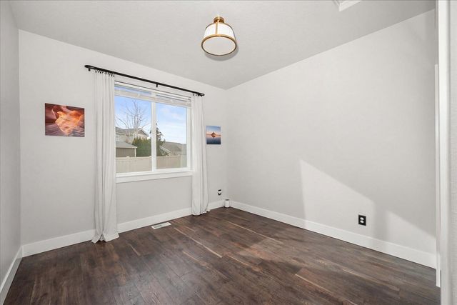 1824 S Ridgetop Dr, Greenacres, WA 99016