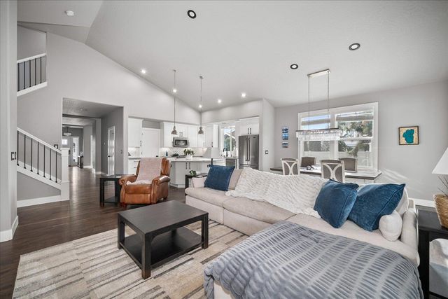 1824 S Ridgetop Dr, Greenacres, WA 99016