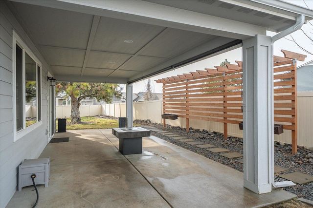 1824 S Ridgetop Dr, Greenacres, WA 99016