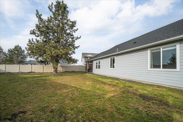 1824 S Ridgetop Dr, Greenacres, WA 99016