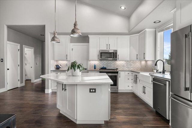 1824 S Ridgetop Dr, Greenacres, WA 99016