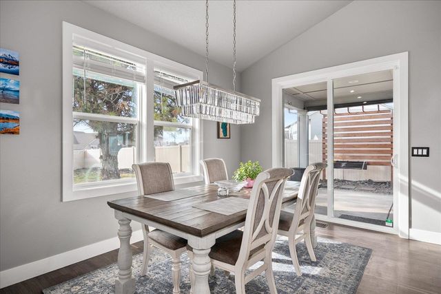 1824 S Ridgetop Dr, Greenacres, WA 99016