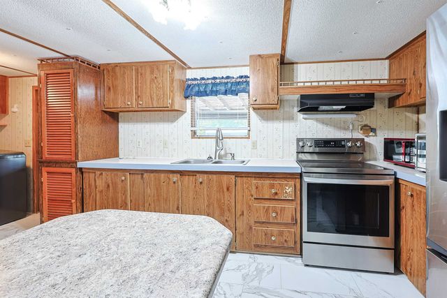 555 Woodland Dr., Murrells Inlet, SC 29576