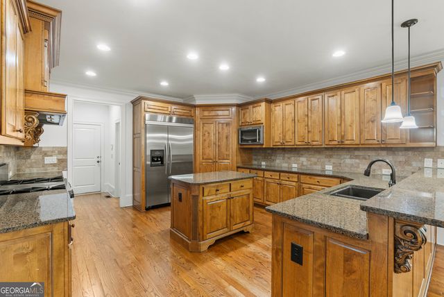 2452 Walkers Glen Lane, Buford, GA 30519
