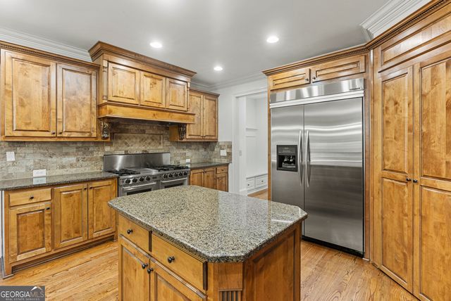 2452 Walkers Glen Lane, Buford, GA 30519
