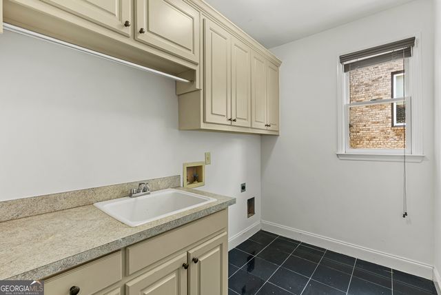 2452 Walkers Glen Lane, Buford, GA 30519
