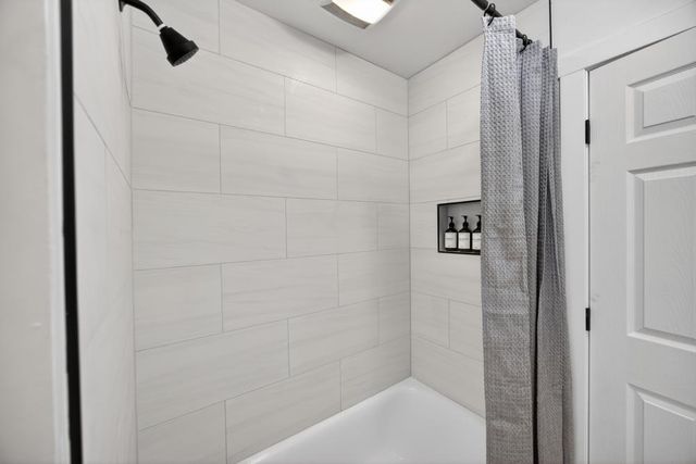 8888 Tahiti Ct, Orangevale, CA 95662