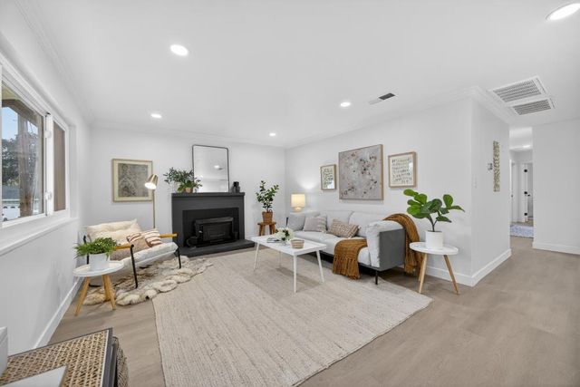 8888 Tahiti Ct, Orangevale, CA 95662