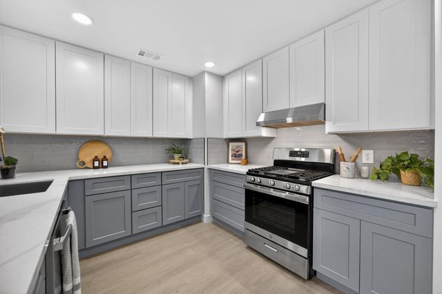 8888 Tahiti Ct, Orangevale, CA 95662