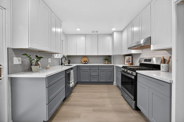 8888 Tahiti Ct, Orangevale, CA 95662