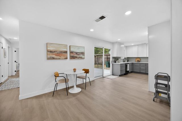 8888 Tahiti Ct, Orangevale, CA 95662