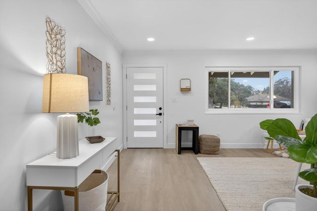 8888 Tahiti Ct, Orangevale, CA 95662