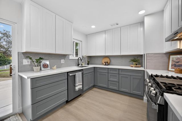 8888 Tahiti Ct, Orangevale, CA 95662