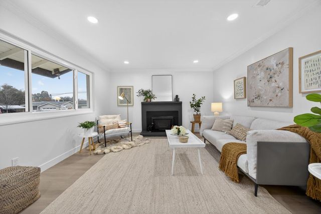 8888 Tahiti Ct, Orangevale, CA 95662