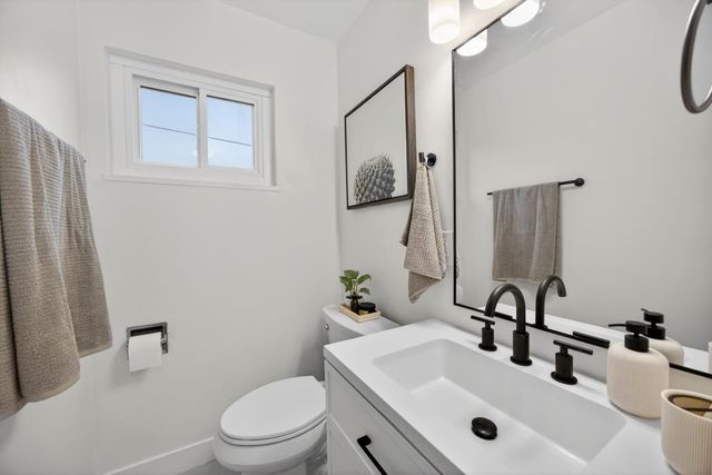 8888 Tahiti Ct, Orangevale, CA 95662