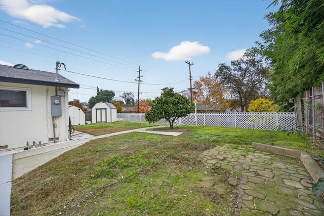 8888 Tahiti Ct, Orangevale, CA 95662