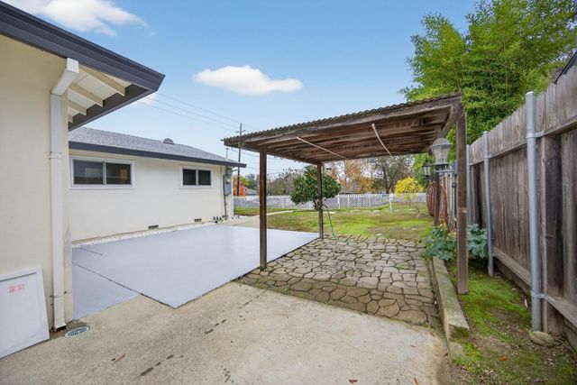 8888 Tahiti Ct, Orangevale, CA 95662