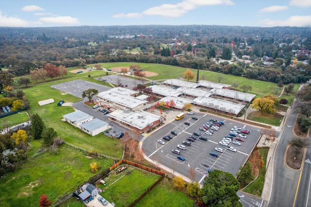 8888 Tahiti Ct, Orangevale, CA 95662