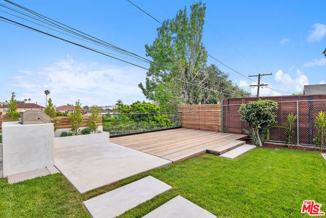 5168 Southridge Avenue, Los Angeles, CA 90043