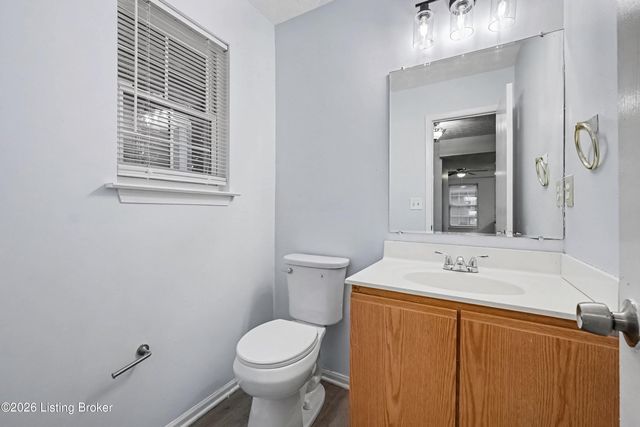 9711 Brooks Bend Rd, Louisville, KY 40258