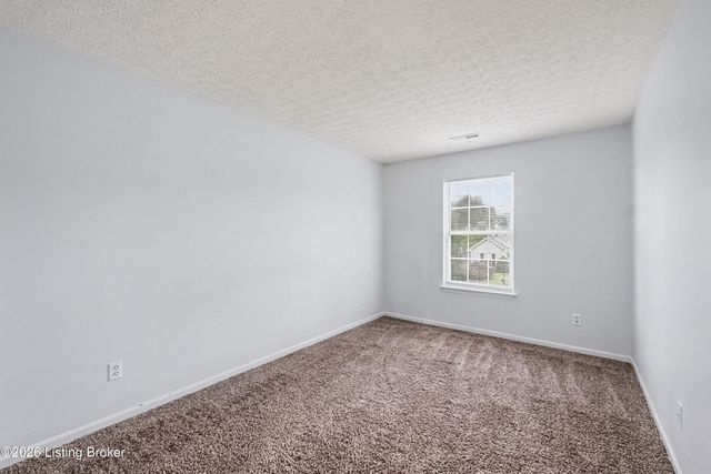 9711 Brooks Bend Rd, Louisville, KY 40258