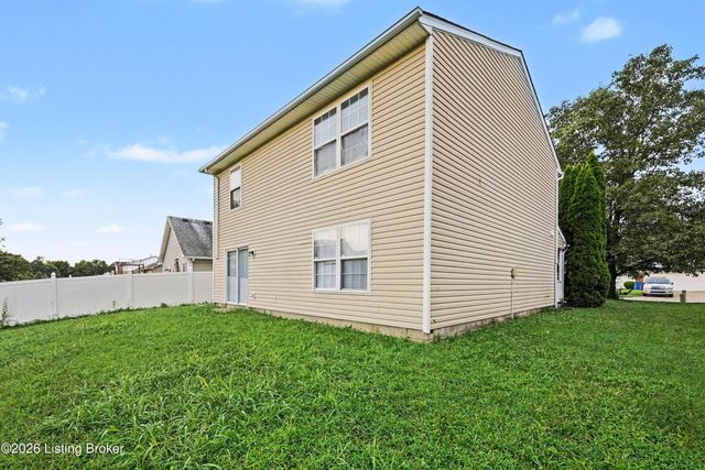 9711 Brooks Bend Rd, Louisville, KY 40258