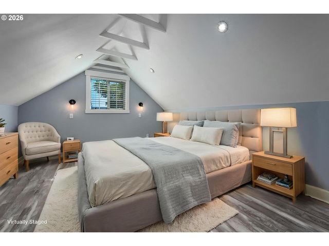 8234 Sw CAPITOL Hwy, Portland, OR 97219