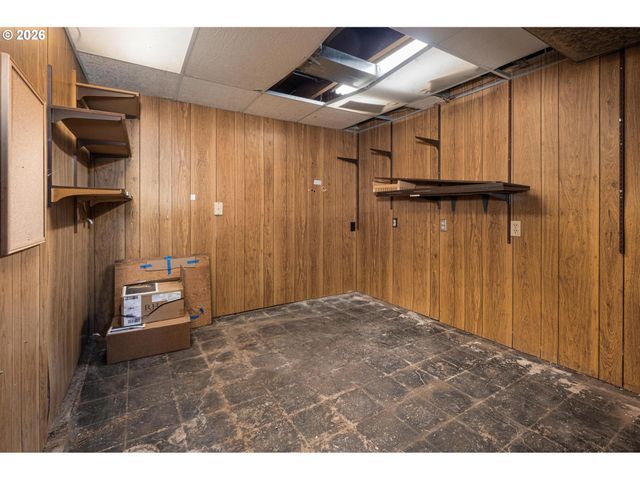 8234 Sw CAPITOL Hwy, Portland, OR 97219