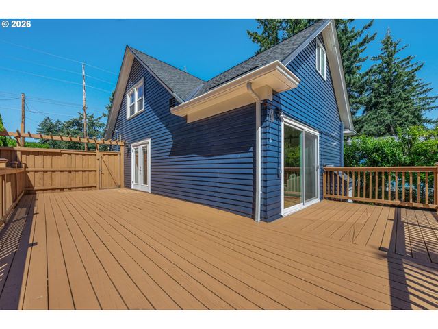 8234 Sw CAPITOL Hwy, Portland, OR 97219