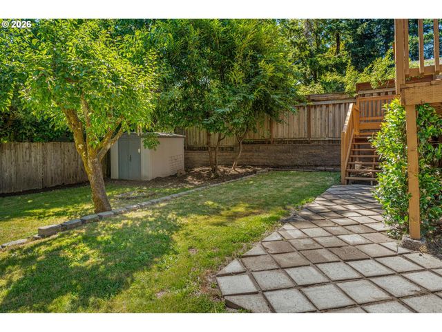 8234 Sw CAPITOL Hwy, Portland, OR 97219