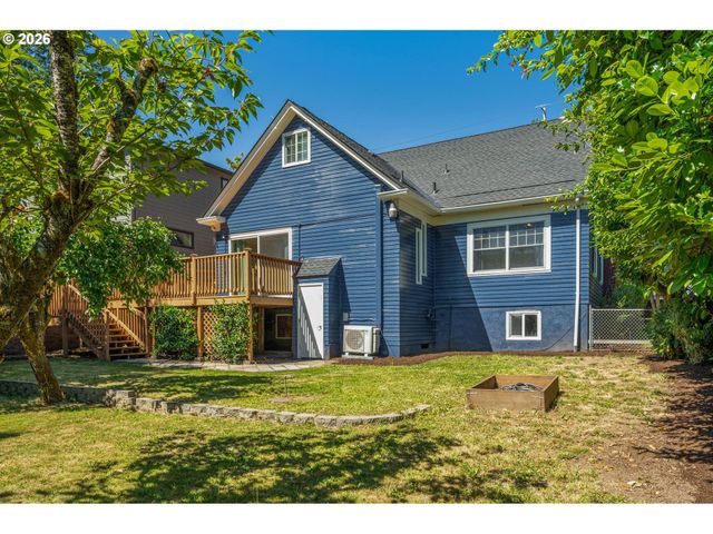 8234 Sw CAPITOL Hwy, Portland, OR 97219