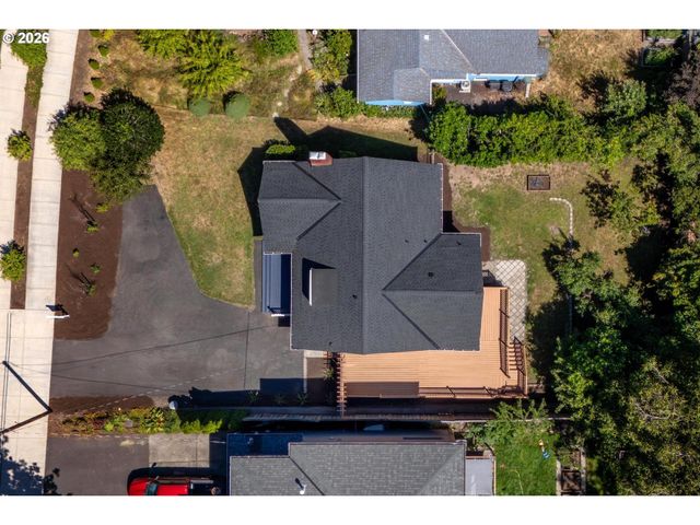 8234 Sw CAPITOL Hwy, Portland, OR 97219
