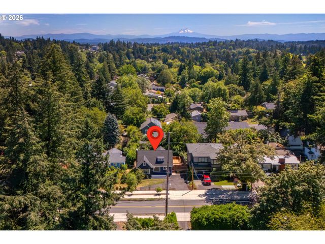 8234 Sw CAPITOL Hwy, Portland, OR 97219