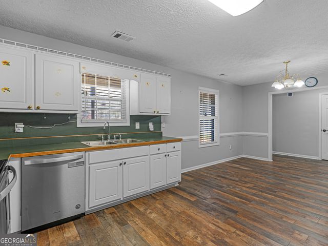 148 Leguin Forest Drive, Locust Grove, GA 30248