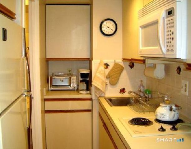 60 Strawberry Hill Avenue 305, Stamford, CT 06902