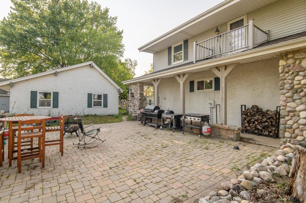 W208S8861 Hillendale Drive W208S8861, Muskego, WI 53150