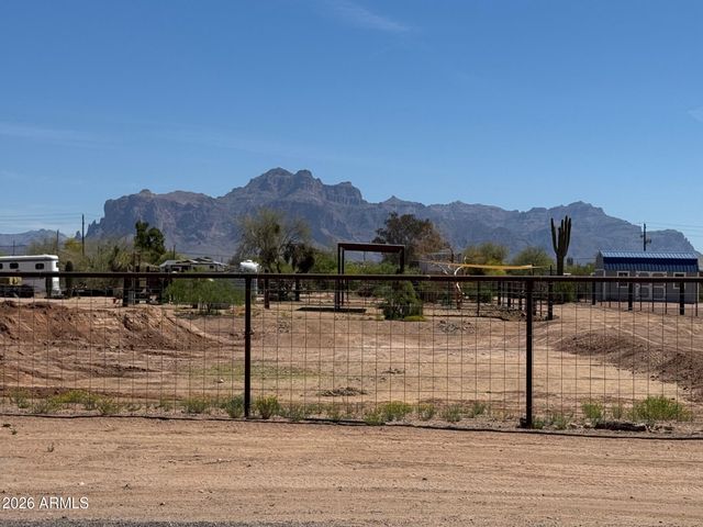 1922 N DESERT VIEW Drive -, Apache Junction, AZ 85120