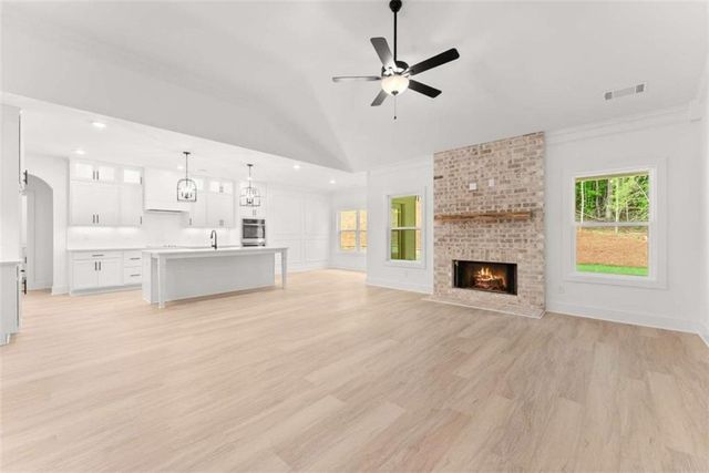439 Oak Ridge Drive, Maysville, GA 30558