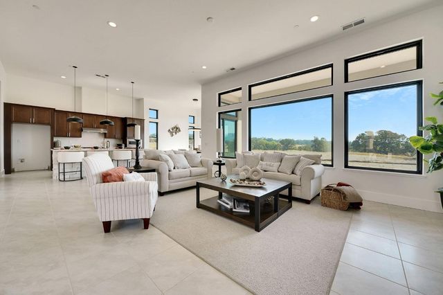 222 Quail Creek Ln, Copperopolis, CA 95228