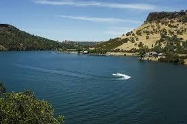 222 Quail Creek Ln, Copperopolis, CA 95228