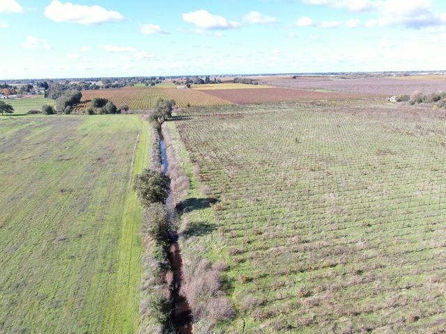 25839 N Mackville Rd, Clements, CA 95227