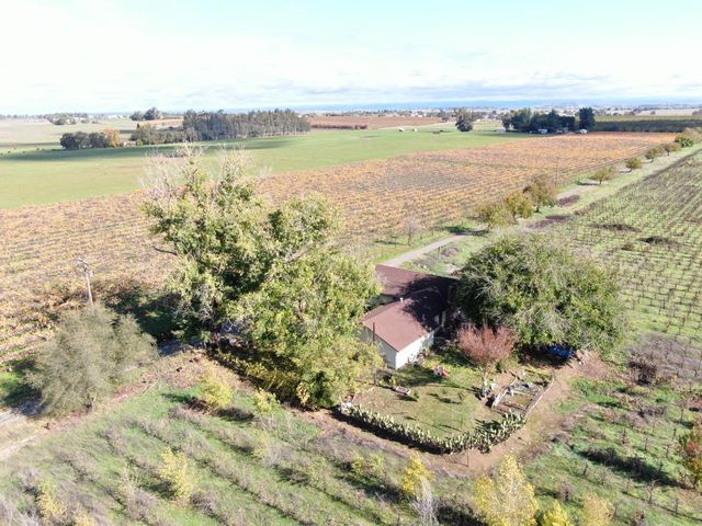 25839 N Mackville Rd, Clements, CA 95227